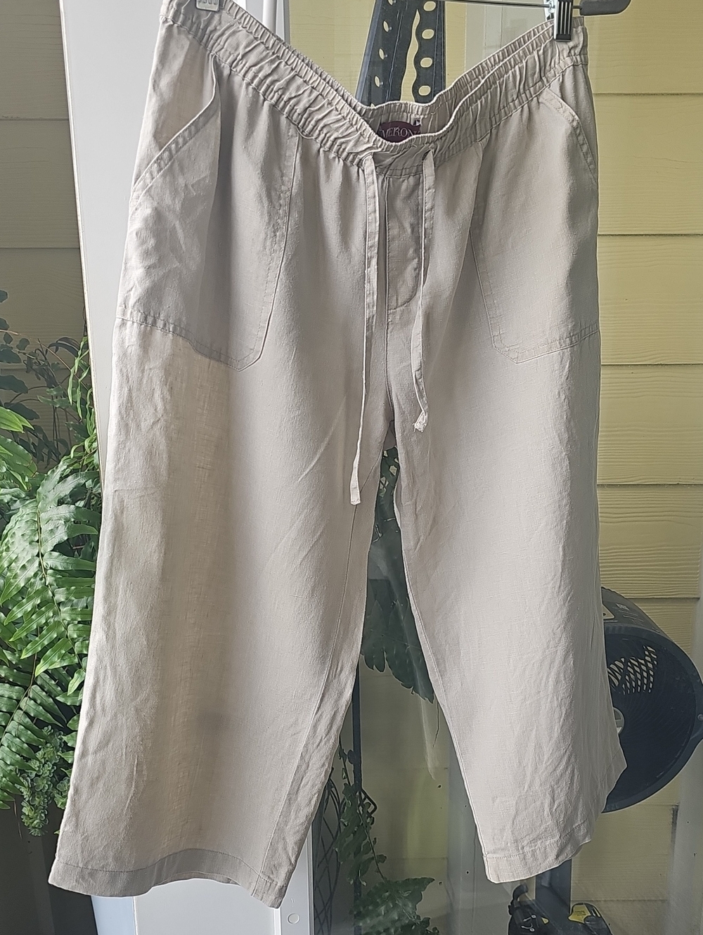 Women's Merona Light Beige Drawstring Cropped Pants